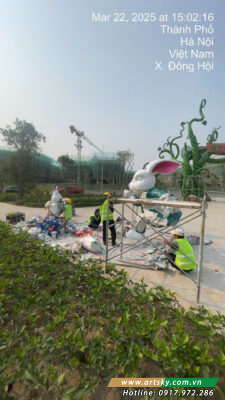 Lắp đặt thỏ phát sáng tại Vinhomes Cổ Loa – giai đoạn hoàn thiện cuối cùng  Lắp đặt thỏ phát sáng tại Vinhomes Cổ Loa – giai đoạn hoàn thiện cuối cùng