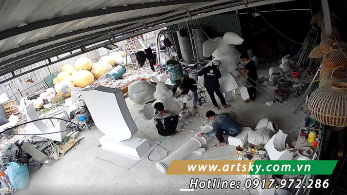 Quy trình sản xuất mô hình composite diễn ra tỉ mỉ tại Artsky