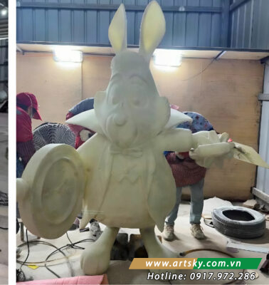 Giai đoạn xử lý bề mặt mô hình Thỏ Béo trước khi hoàn thiện