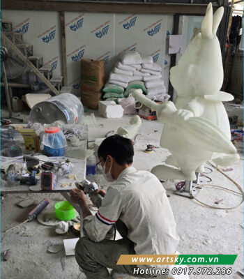 Quy trình gia công mô hình Thỏ Béo bằng composite tại xưởng sản xuất Artsky